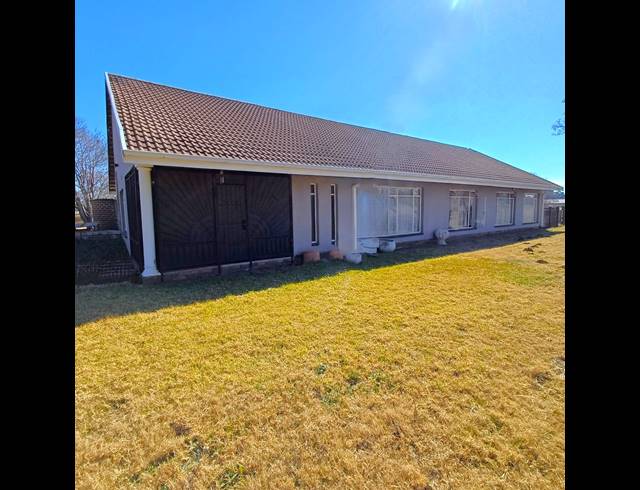 2.10HA SMALLHOLDING FOR SALE IN BUYSCELIA